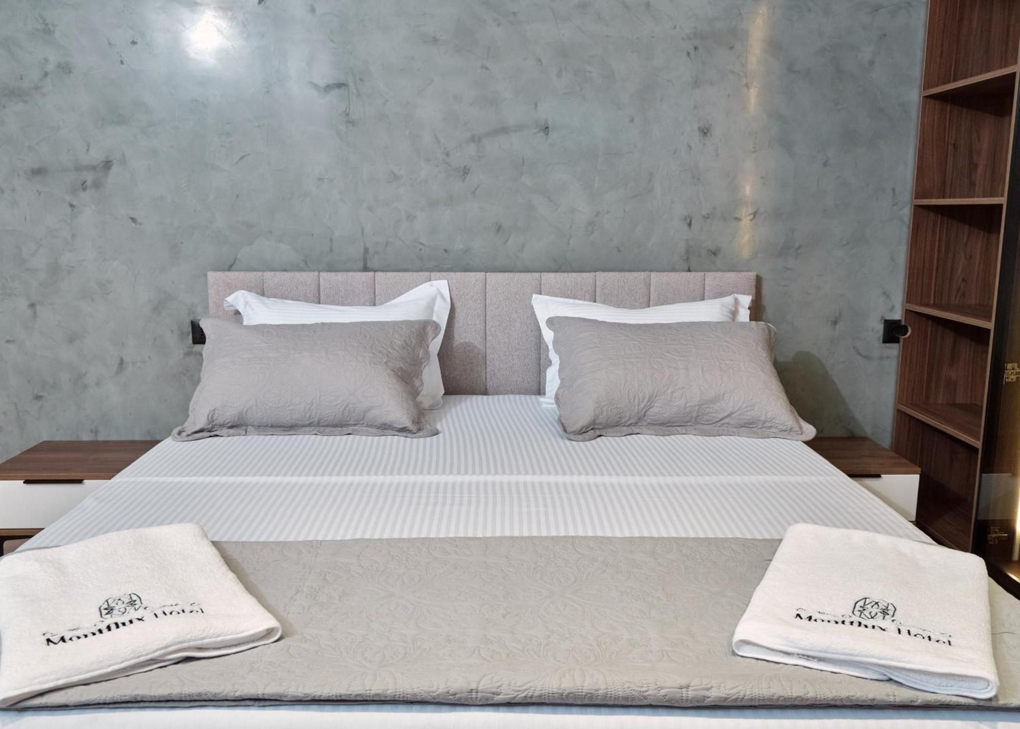 Montflux Hotel Boks