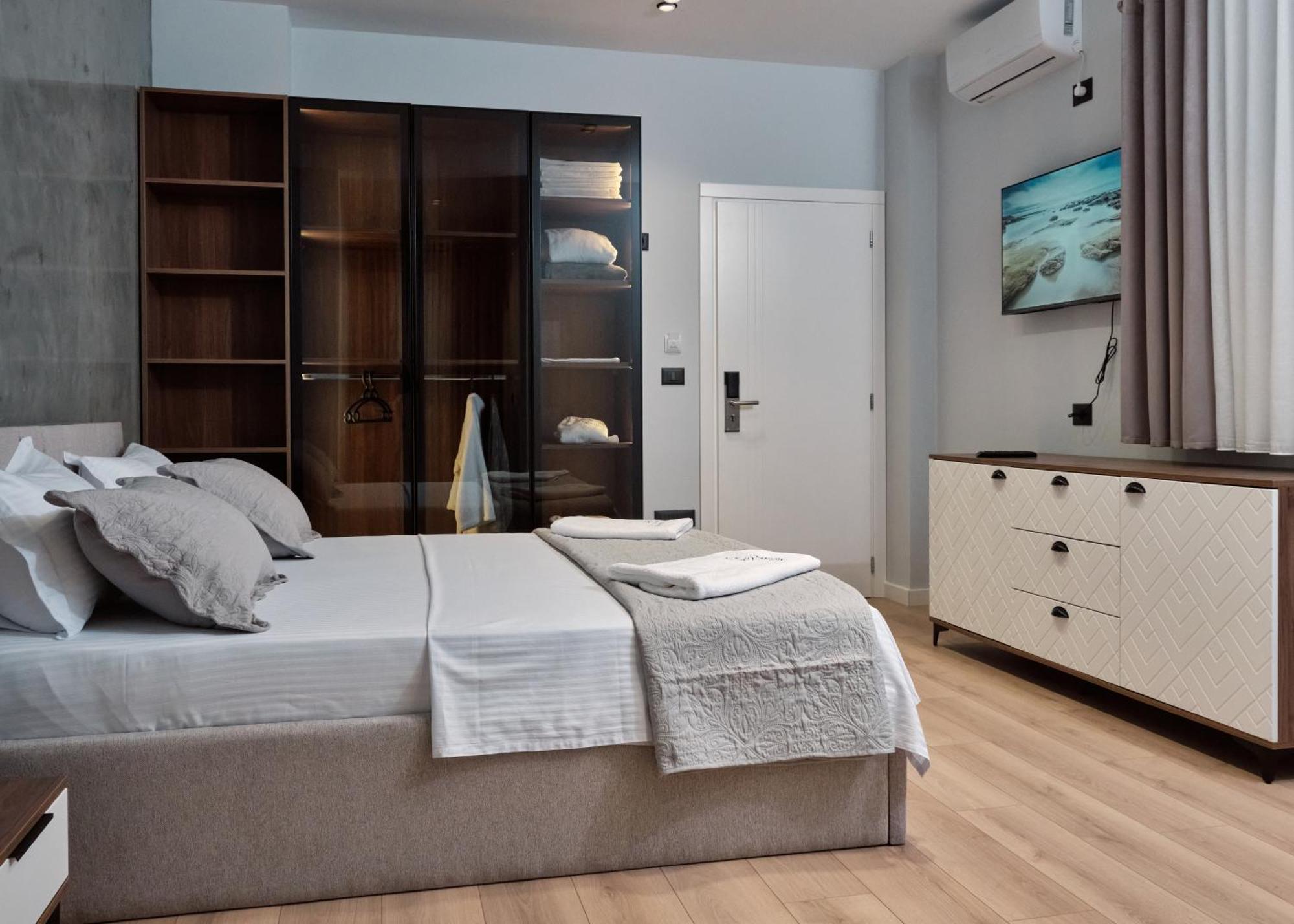 Montflux Hotel